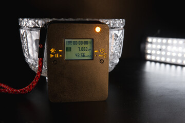 Homemade household dosimeter of radiation ionizing. Overdose in the old Soviet crystal, vase, salad...