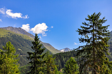 Fototapeta na wymiar view in austria alps