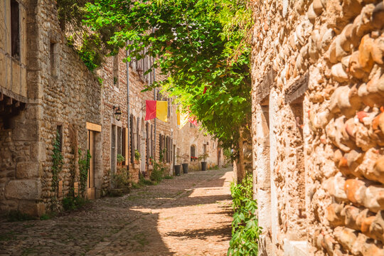 P&eacute;rouges, village M&eacute;di&eacute;val
