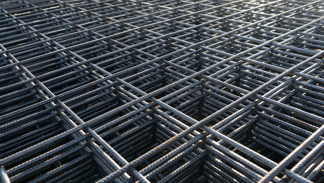 The rebar is bonded with steel wire for use as a construction infrastructure. Which part of the rebar has rusted due to chemical reactions.
