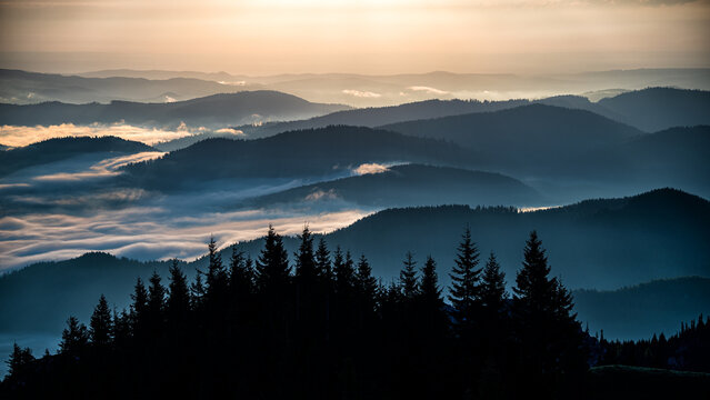 Sunrise in the Rarau mountains, Eastern Carpathians, Romania. © Szymon Bartosz