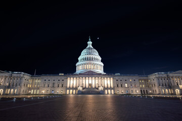 Long Exposure View of the East Entrance to the US Capitol Building With Moon in the Sky - obrazy, fototapety, plakaty