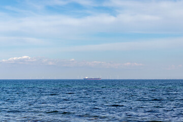 Obraz premium Ship in the sea
