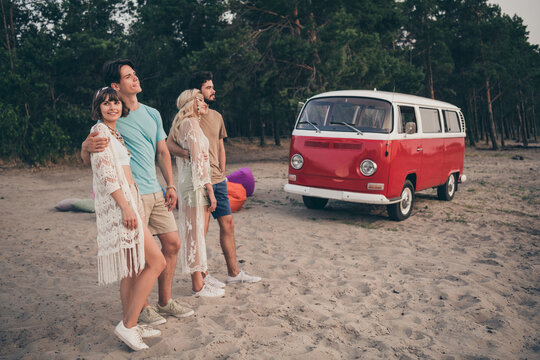 Photo Of Cheerful Positive Freinds Embrace Prepare Leave Camp Wear Boho Outfit Nature Seaside Beach Outdoors