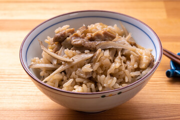 鶏ごぼうの炊き込みご飯