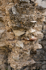 Détail de l'appareil des murs de fortification du château des moines de Cruas