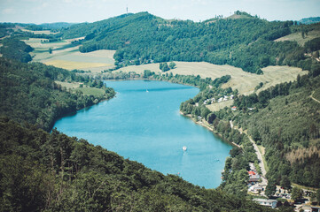 Fototapeta na wymiar Wanderung auf dem Panoramaweg am Diemelsee