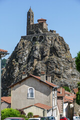 Le Puy-en-Velay Haute-Loire frankreich Jakobsweg Santiago de Compostela Basaltkuppe Vulkanschlot...