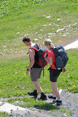 wanderer im kleinwalsertal