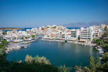 Fototapeta na wymiar View of the city of Agios Nicolaos