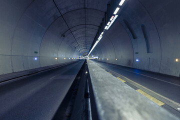 túnel com luzes em Lyon França