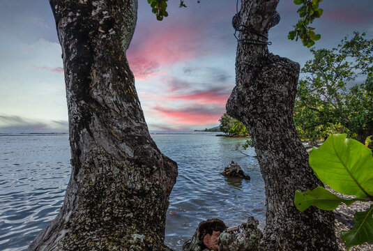 lever de soleil coté Afareaitu à Mo'orea