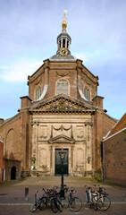 Leiden, The Netherlands 09 May 2022. The Marekerk Protestant church with bikes and lampost.