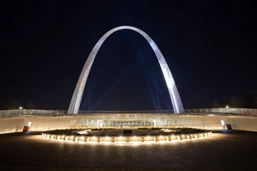 Papier Peint photo autocollant Helix Bridge Glowing Gateway Arch National Park of St. Louis with spot lights at night time 