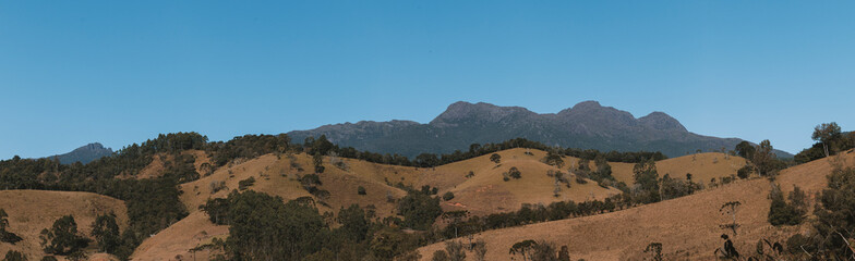 Marmel&oacute;polis, Minas Gerais, Brasil: panor&acirc;mico  do Pico do Marins visto da estrada de Marmel&oacute;polisl no Sul de Minas na Serra da Mantiqueira