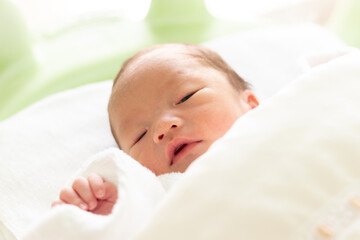 生後間もない赤ちゃん　新生児