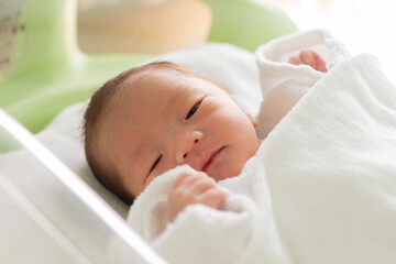 生後間もない赤ちゃん　新生児