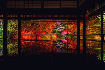 Fotobehang Kyoto 京都 瑠璃光院の夜紅葉 -Red leaves in Kyoto-