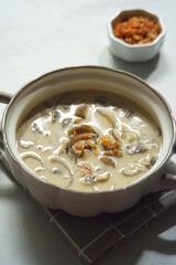 a bowl of vegetable soup 