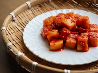 한국의 전통음식 신선한 무 김치, 깍두기