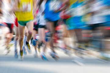 zoom blur of marathon athletes