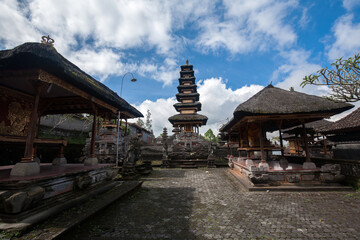 Obraz premium Besakih Temple, It's Hinduism temple in the village of Besakih on the Mount Agung and largest temple of Hindu religion in Bali, Indonesia