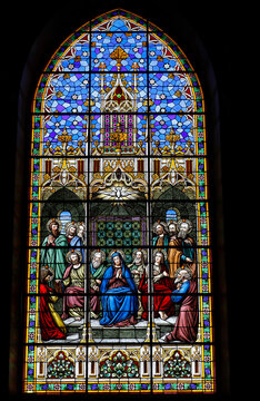 Basilica of the National Vow (Spanish: Basílica del Voto Nacional), Roman Catholic church located in the historic center of Quito, Ecuador. Stained glass depicting Mary's Assumption.