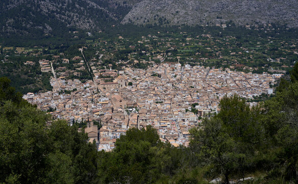 Pollen&ccedil;a seen from Puig de Mar&iacute;a. Town of enormous beauty and streets full of history. Majorca Spain