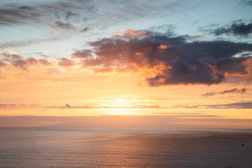 Obraz na płótnie Canvas amazing sunset over the sea