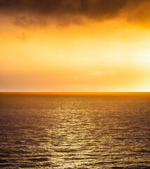 Obraz premium amazing sunset over the sea
