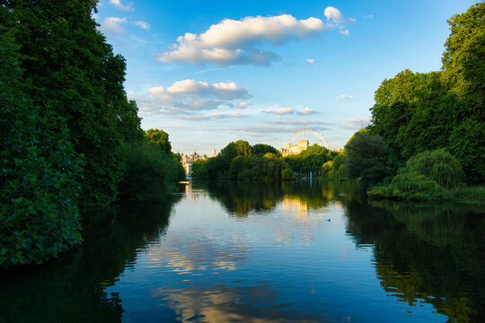 sch&ouml;ner gr&uuml;ner Park von London