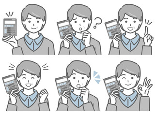 電卓を手に持つ中年男性（私服）