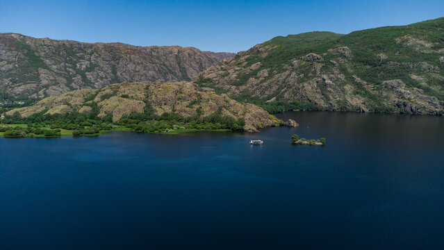 LAGO DE SANABRIA Y LAGUNA DE LOS PECES (ZAMORA)