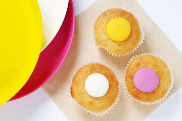 Cakes with lemon flavors