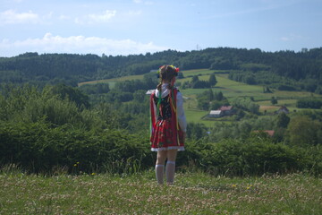 Fototapeta dziewczynka w stroju ludowym obraz