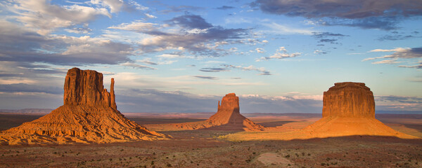 Panorama of the Mittens and Merrick Butte at Dusk - obrazy, fototapety, plakaty