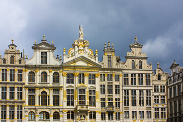 Fototapeta na wymiar Guildhalls on the Grand Place in Brussels, Belgium 