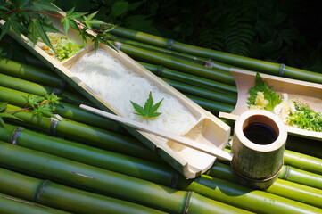 木陰で食べるそうめん