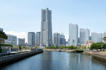 Obraz premium 横浜港沿岸エリアの超高層ビル群 