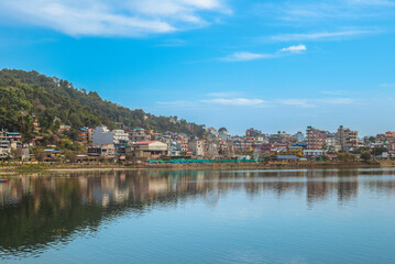 Fototapeta na wymiar scenery of pokhara by fewa (phewa) lake in nepal