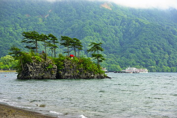 十和田湖の恵比寿大黒島