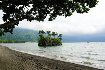 十和田湖の恵比寿大黒島