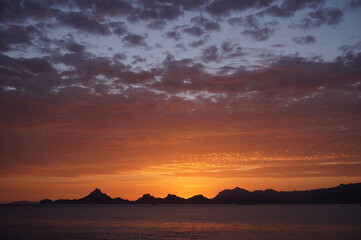 Fototapeta na wymiar Sunset in the beach, Guaymas, Sonora, México (22-06-19)