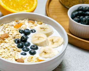 Cereal Granola Muesli with Sunkist and Blackberry for healthy breakfast recommendation.
