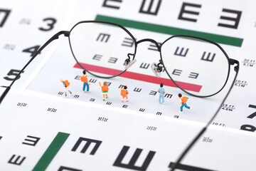 Eyesight Problems of Miniature Elementary School Students