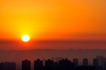 Obraz premium sun ray is go down and amazing dramatic orange cloud