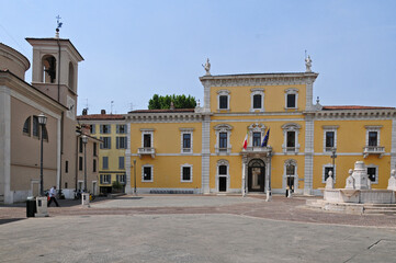 Fototapeta na wymiar Brescia, Piazza del Mercato - Università degli Studi di Brescia