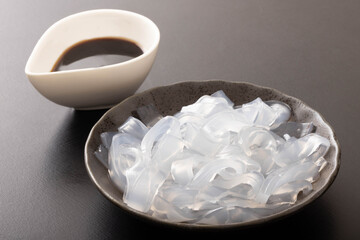くずきり　黒蜜
