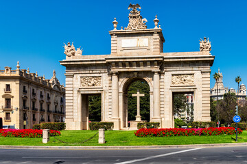 Obraz premium Porta de la mar (Sea Gate) in Valencia, Spain