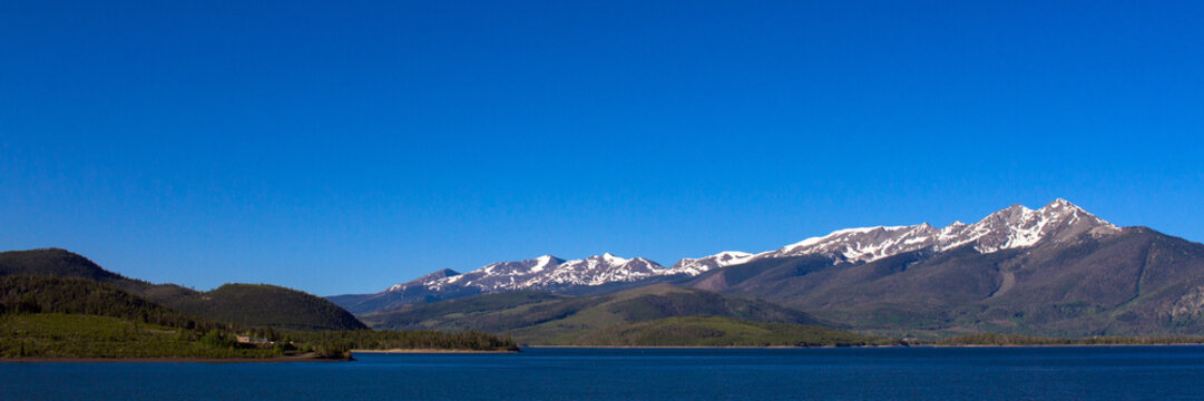 Ultrawide panoramic view of Dillon Reservoir in the Colorado Rockies